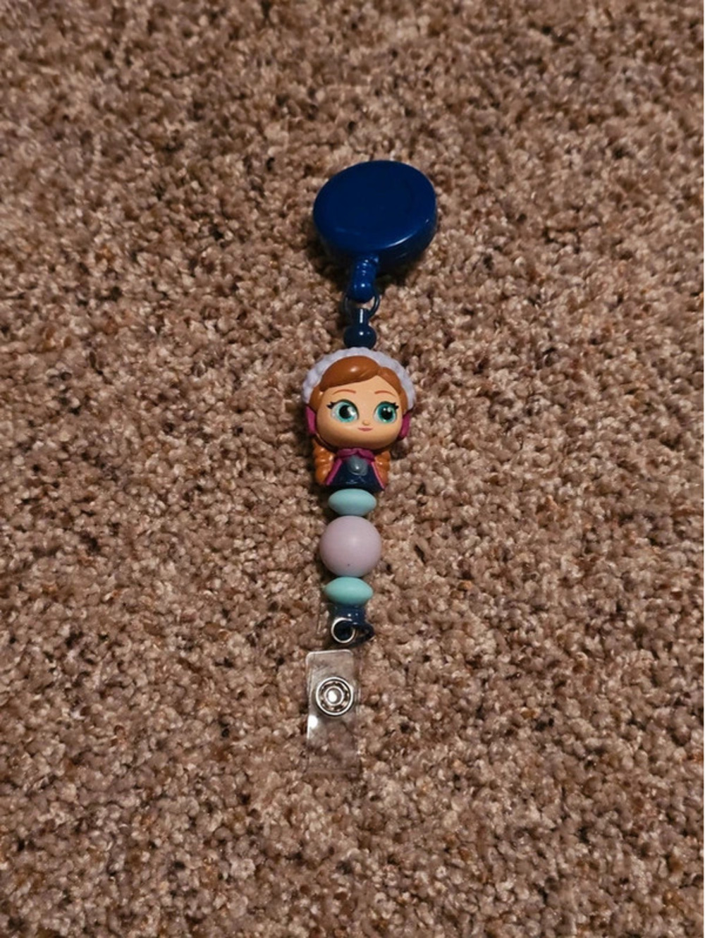Anna Frozen Doorables Badge Reel